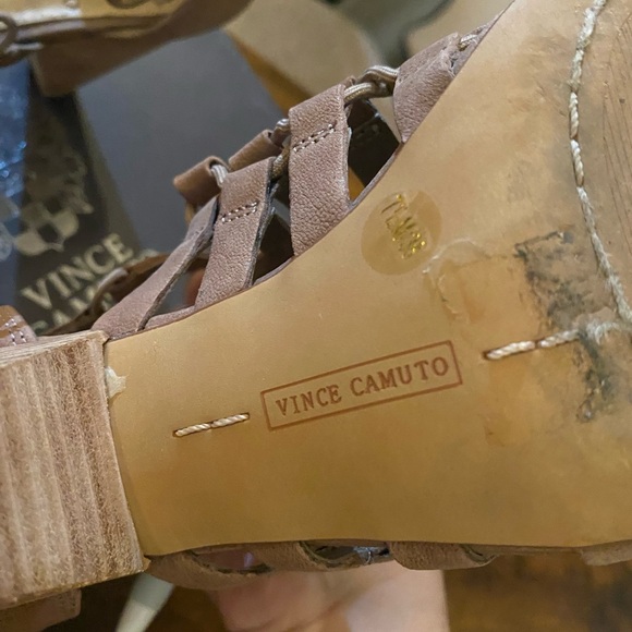 Vince Camuto Elanso Sandel in Taupe size 7.5 - Picture 5 of 6